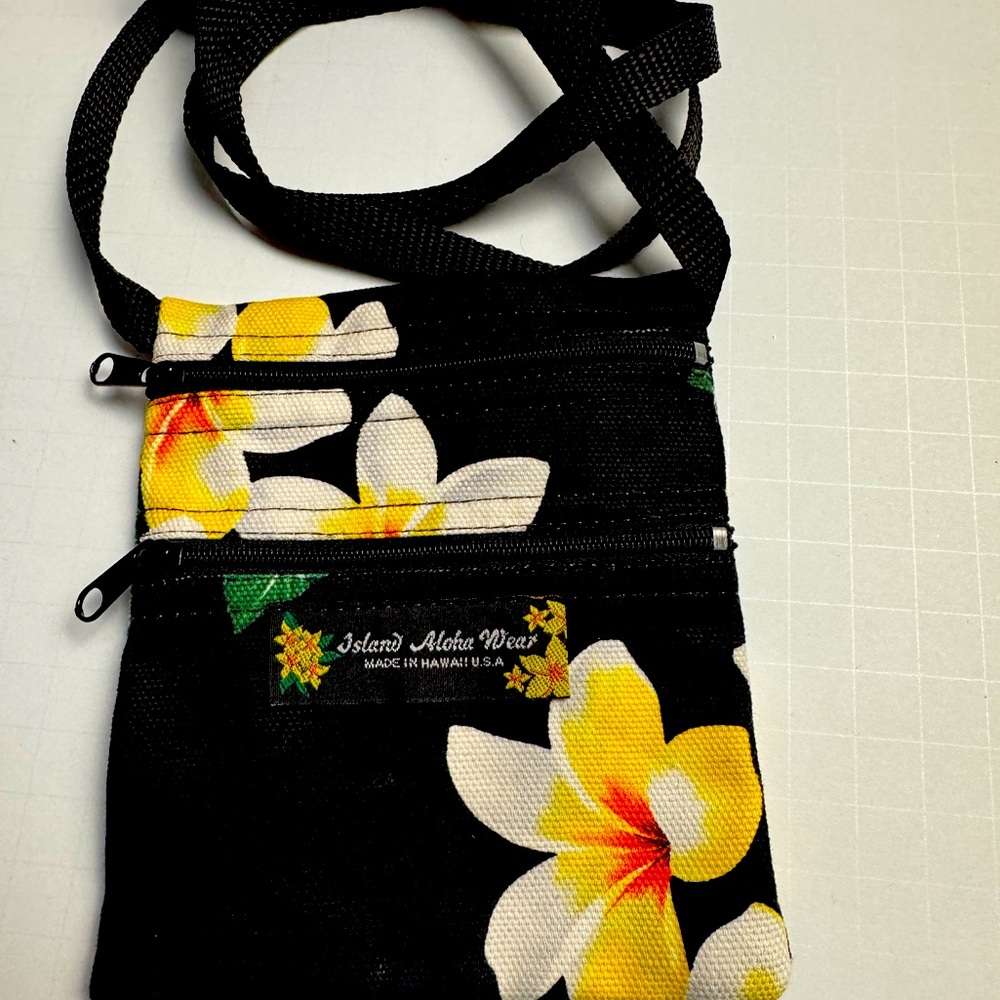 Made In Hawaii Crossbody Wallet Zipper Coin Pouch W/ two Outside Zipper Pockets